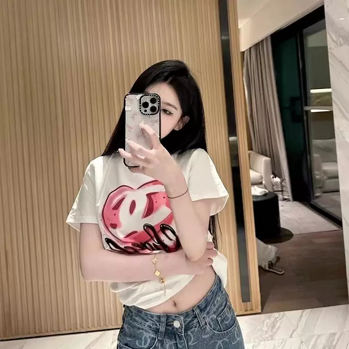 chanel プリント柄tシャツ