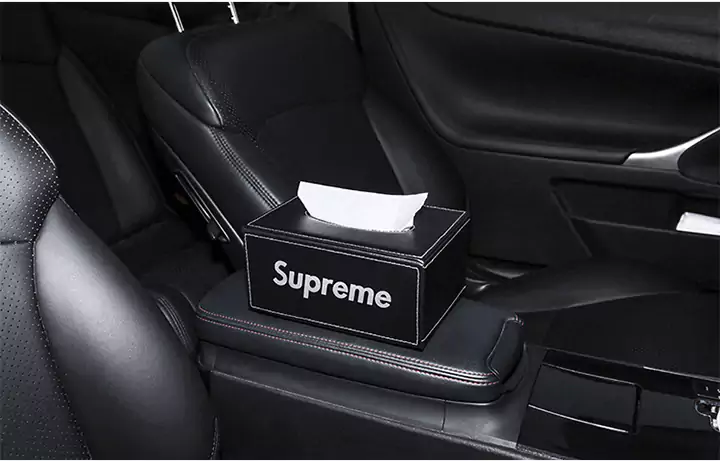 シュプリームsupreme カー用品