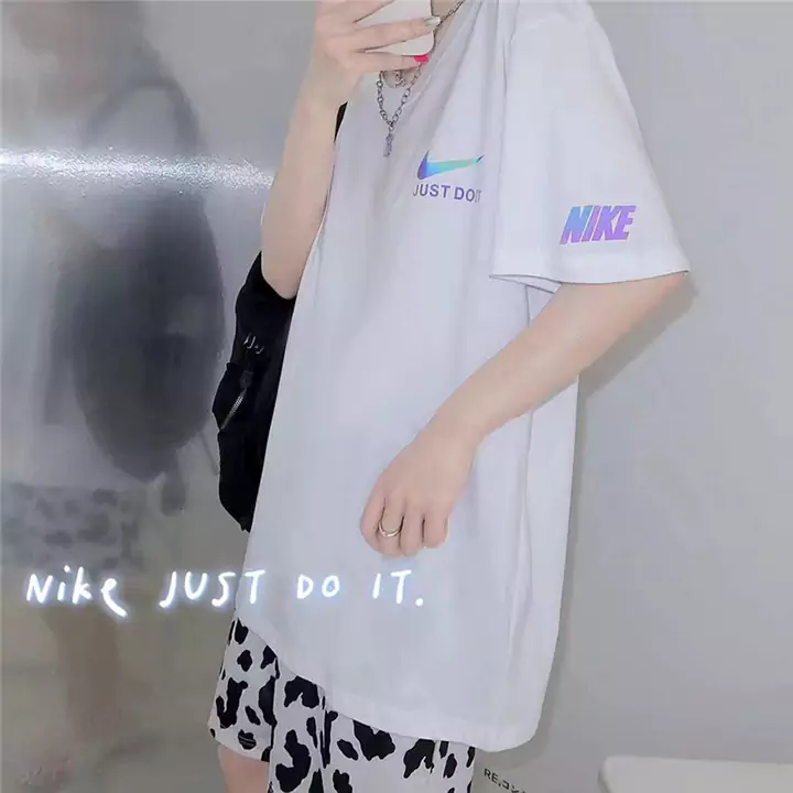 ナイキ Tシャツ 服