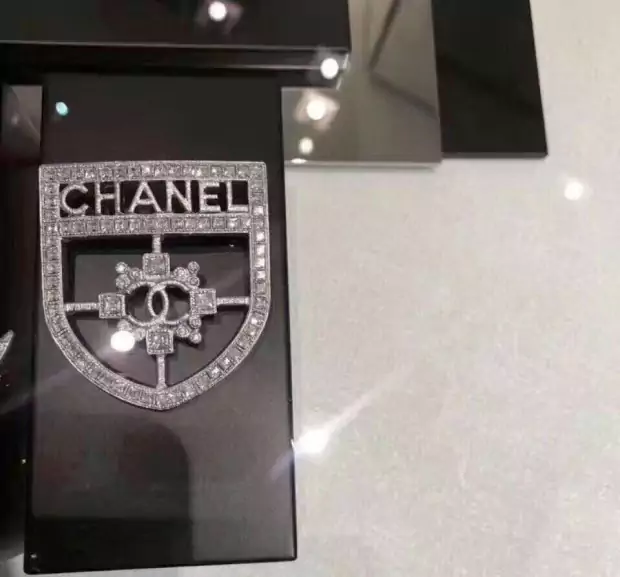 Chanel ブローチ アクセサリー