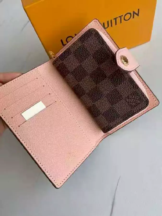 LV  財布 かわいい