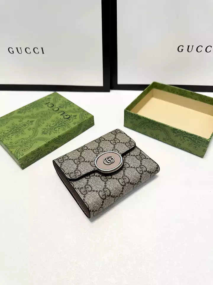 gucci メンズ財布 マグネット式