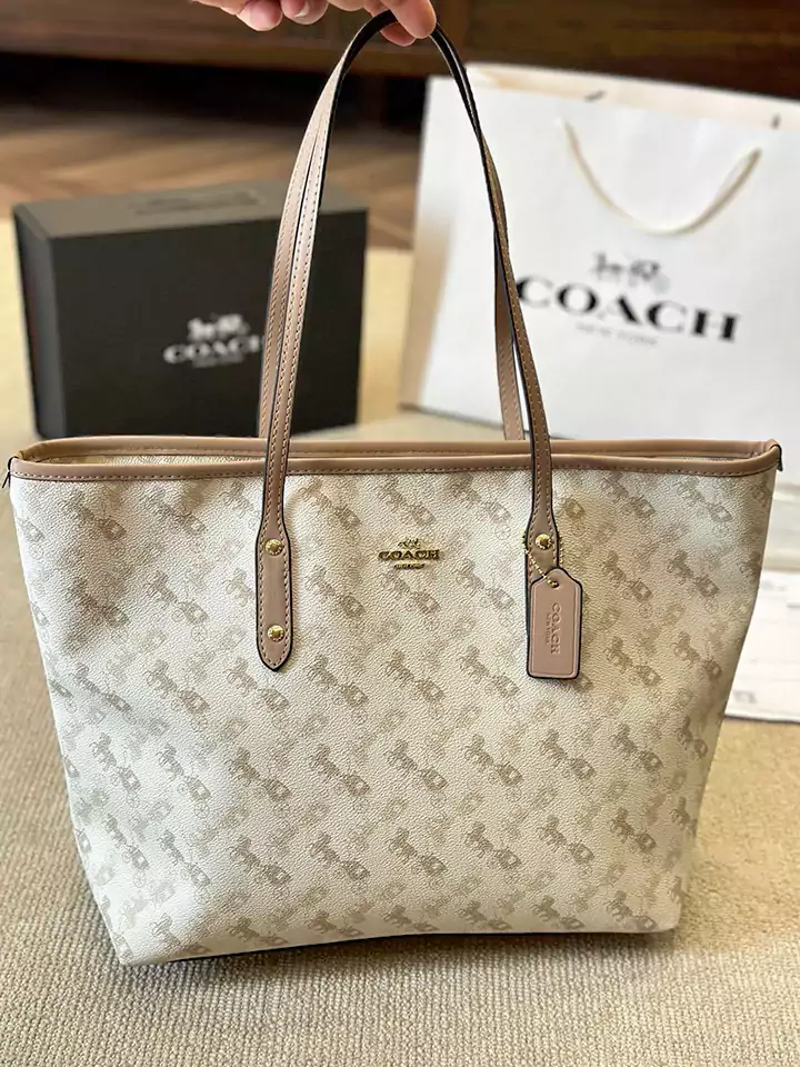 Coach トートバッグ 激安