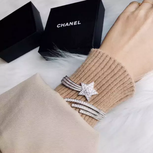 Chanel 腕輪 星