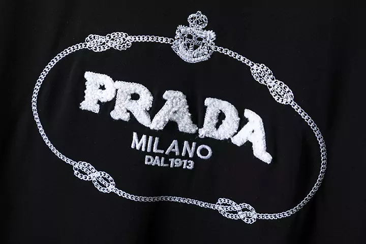 prada tシャツ 人気