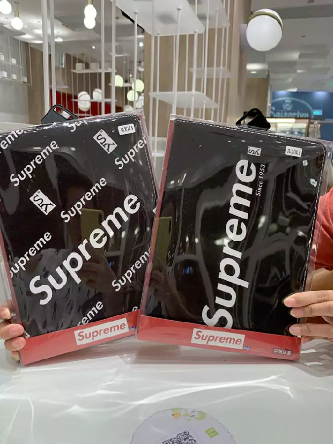 手帳型 ipadケース シュプリーム