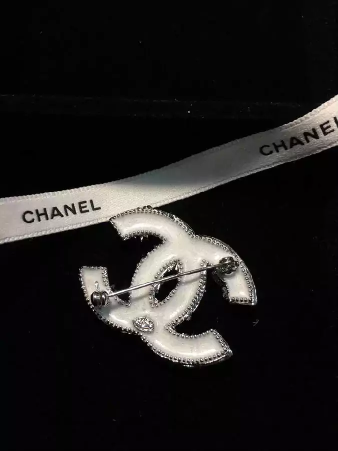 Chanel ブローチ アクセサリー