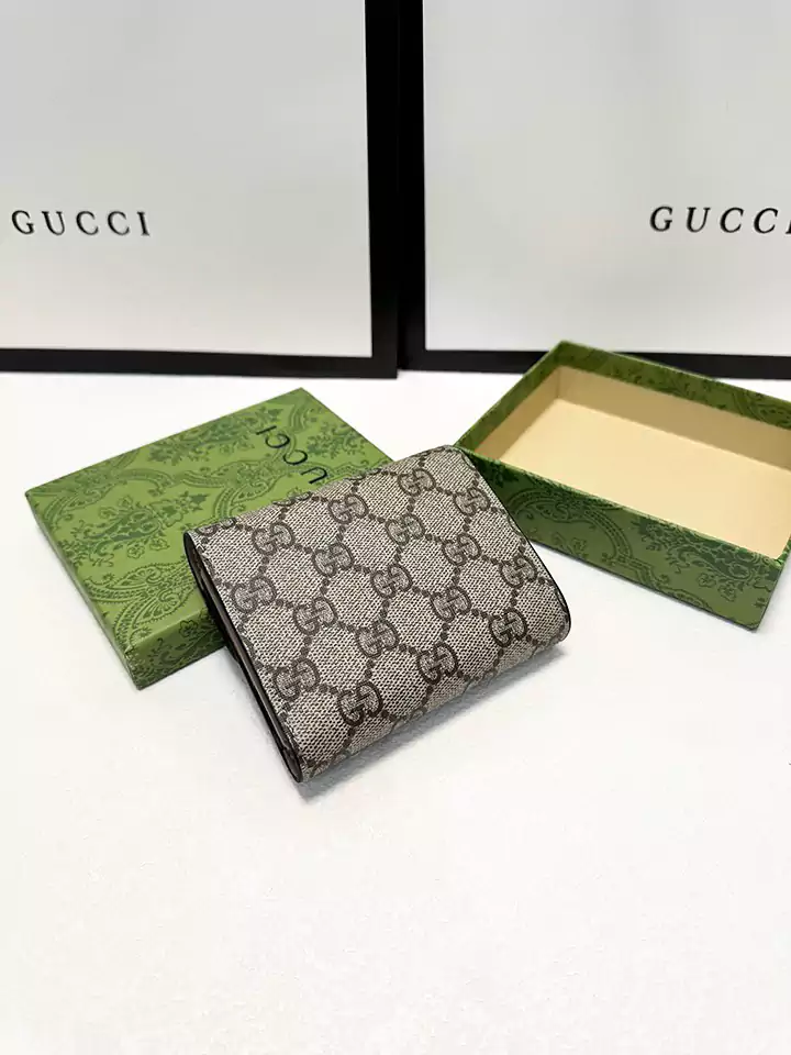 gucci メンズ財布 マグネット式