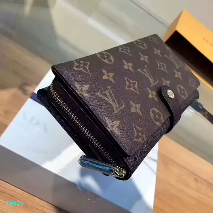 LV 財布