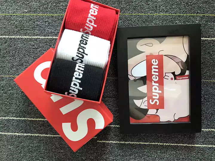 Supreme 靴下