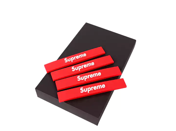 Supreme カー用品