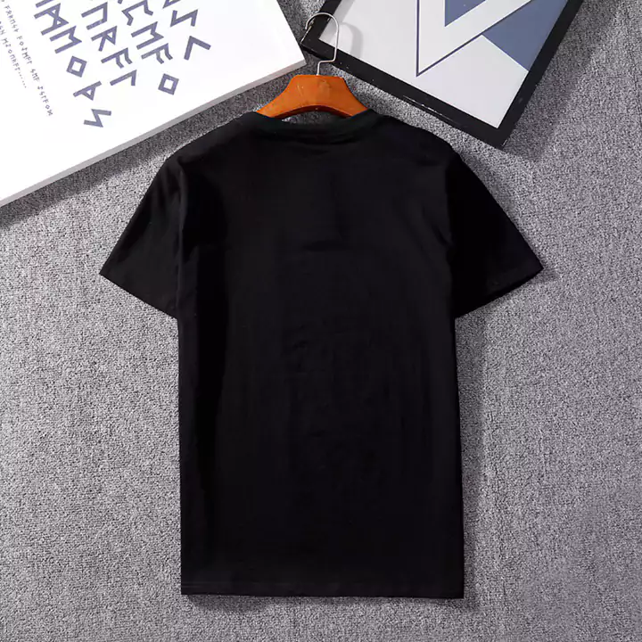 Gucci 夏服