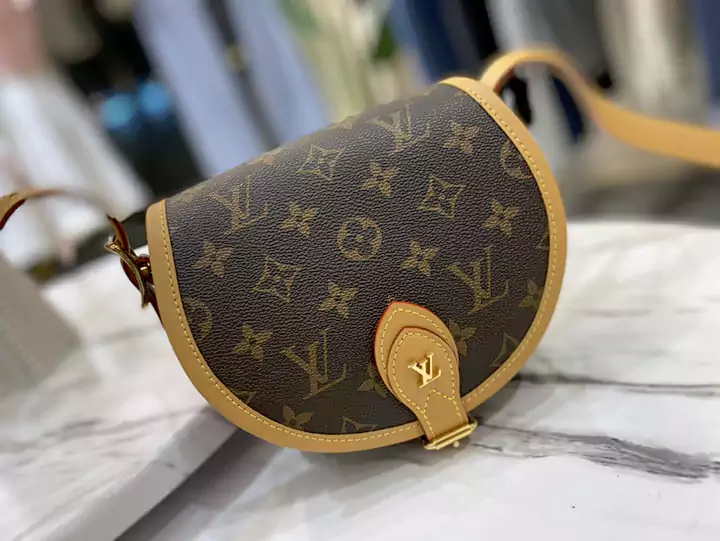 LV バッグ ショルダー