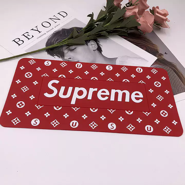 Supreme カー用品