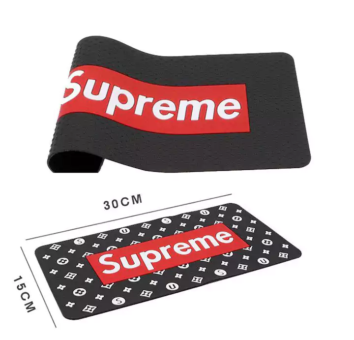 Supreme カー用品