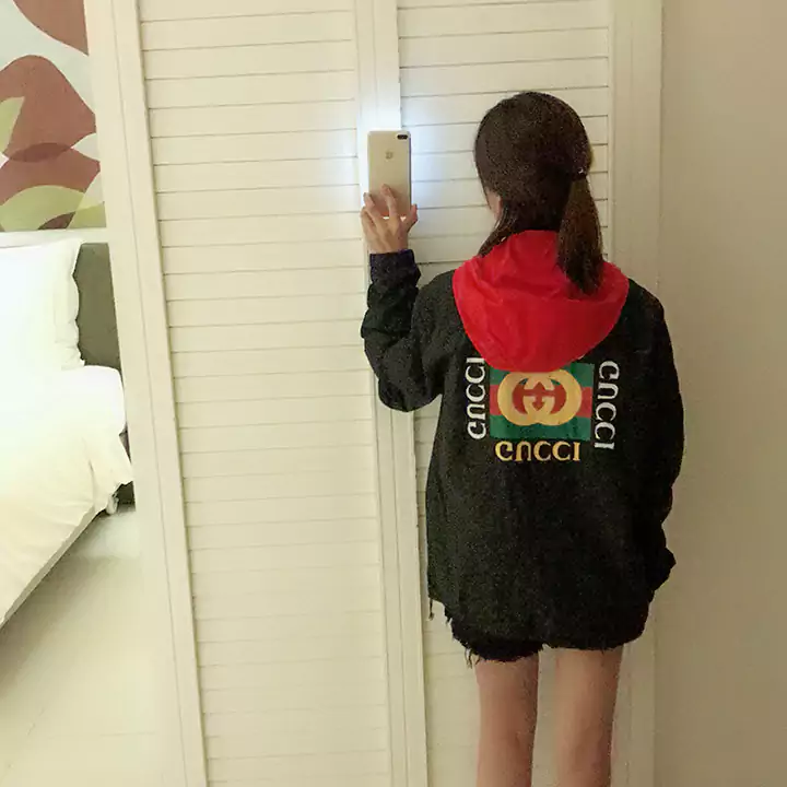 Gucci 犬服 コート