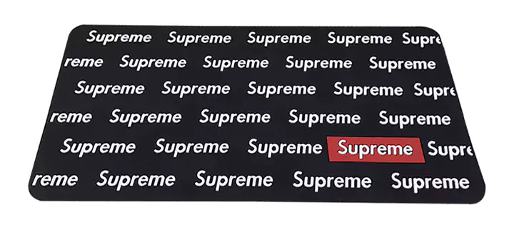 Supreme カー用品