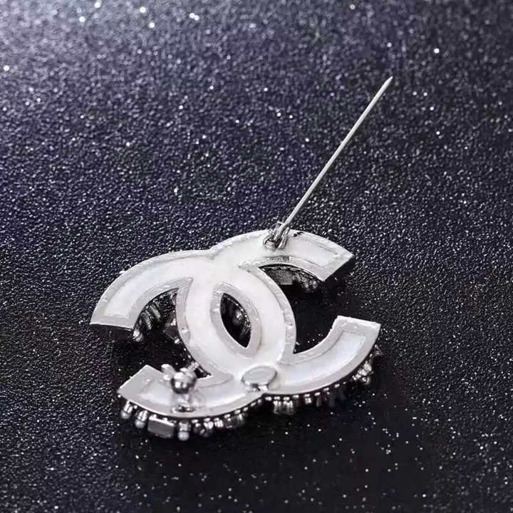 Chanel ブローチ アクセサリー