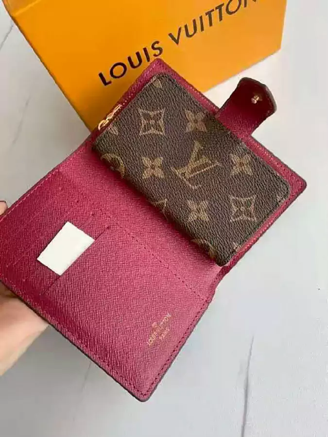 LV  財布 かわいい