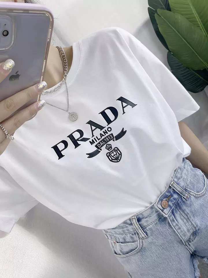 プラダ tシャツ 英字入れ