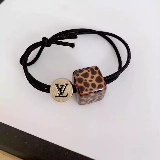 LV カチューシャ 可愛い