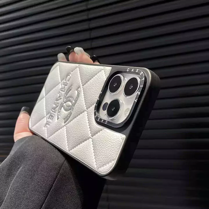 Chanel アイホン16 15プロカバー ペアルック用