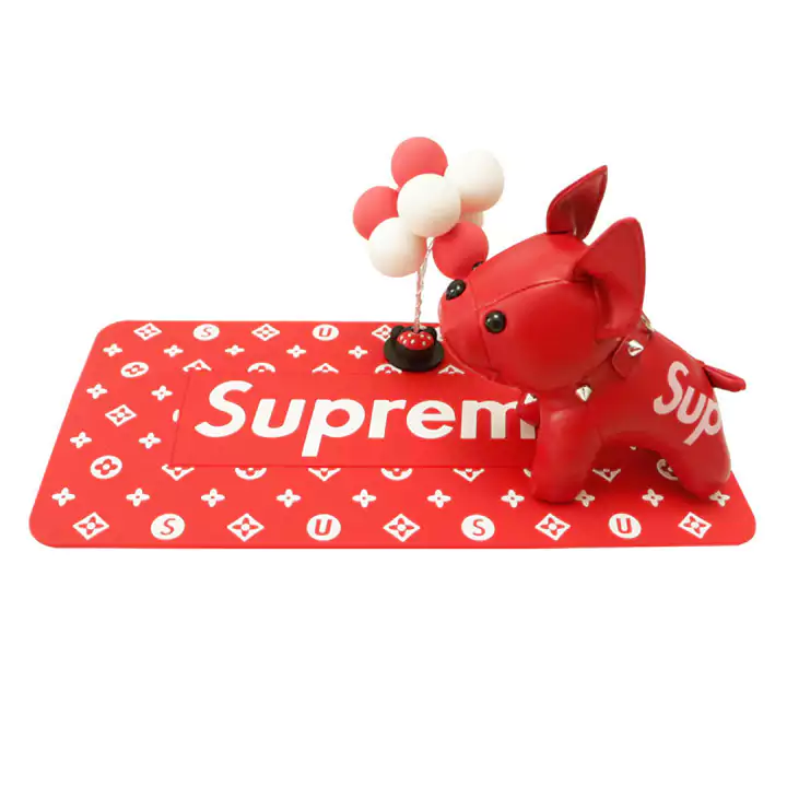 Supreme カー用品