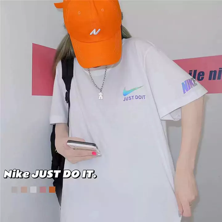 ナイキ ログtシャツ 大人気