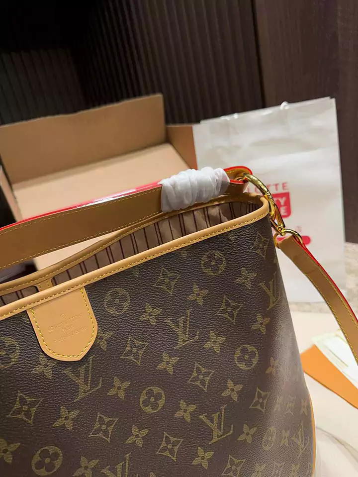 LV ハンドバッグ おしゃれ