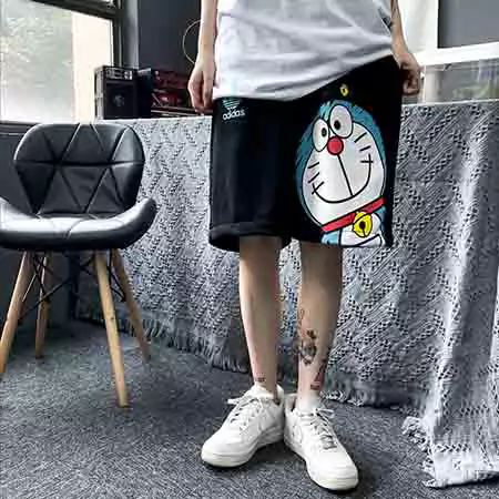 アディダス ドラえもん コラボ 服 ズポン