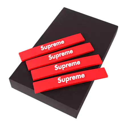 Supreme カー用品