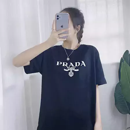 PRADA 英字tシャツ 人気