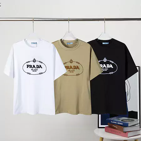 プラダ Tシャツ 英字マーク