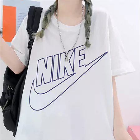 ナイキ ティシャツ 黒 白