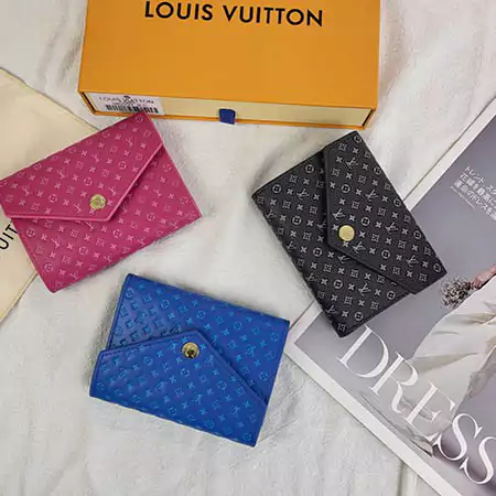 LV 三つ折り財布