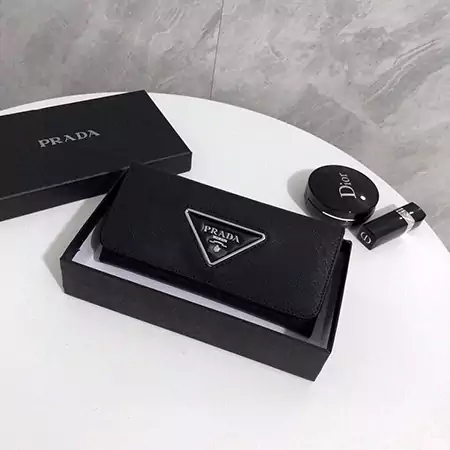 プラダ Prada 財布