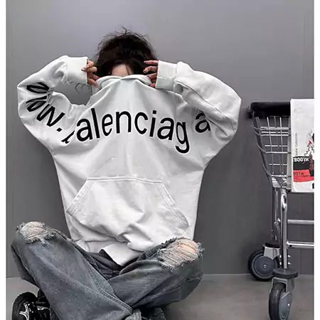 BALENCIAGA パーカー 英字刺繍