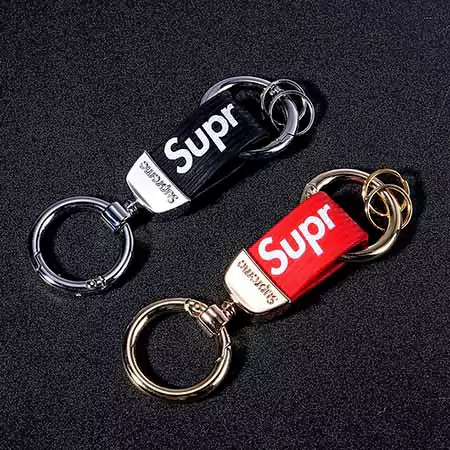 Supreme カー用品