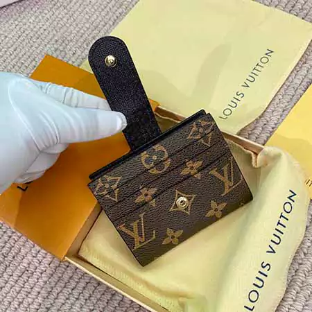 LV 財布