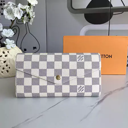 ヴィトン LV ウォレット 財布