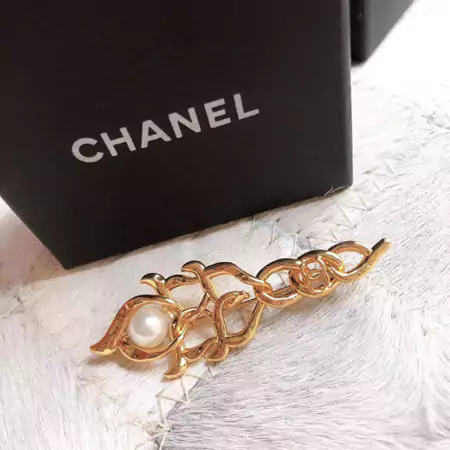 Chanel ブローチ