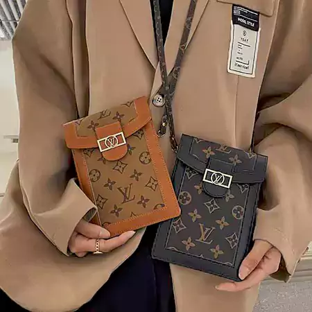 LV ポーチ 財布