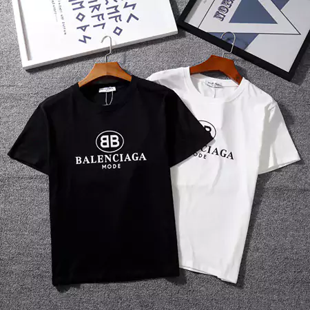 バレンシアガ Tシャツ