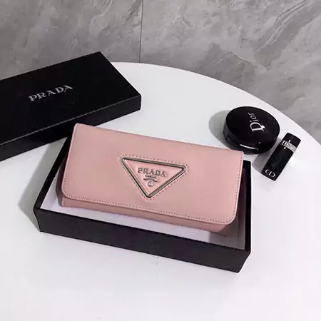 プラダ Prada 財布