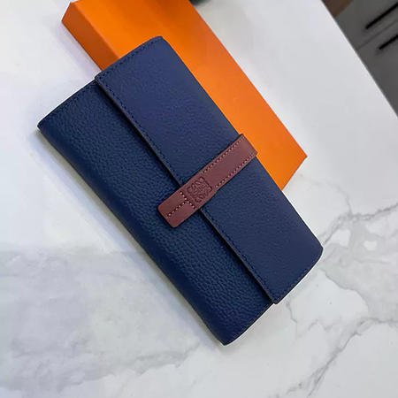 ロエベ Loewe 長い財布