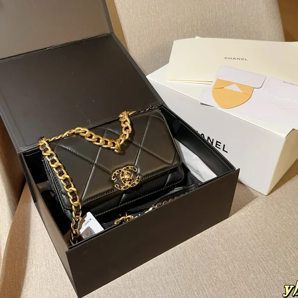 シャネル ショルダーバッグ 偽物 N級品通販 19*12cm