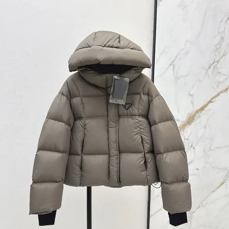 プラダ PRADA ダウン ジャケット 偽物激安通販 最高品質