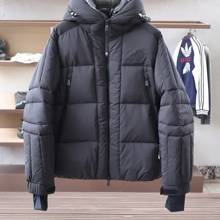 モンクレール moncler ダウン ジャケット 偽物激安通販