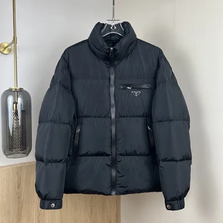 プラダ PRADA ダウンジャケット コピー服 激安通販