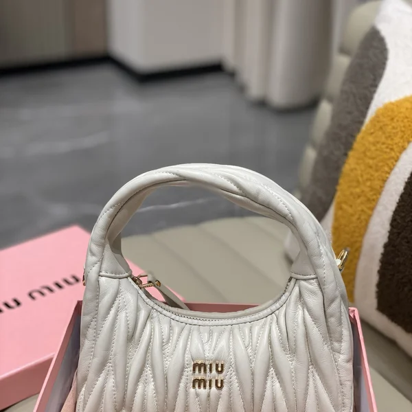 ミュウミュウ バッグ 偽物 MIU MIU トートバッグ N級品通販 20X13X6cm